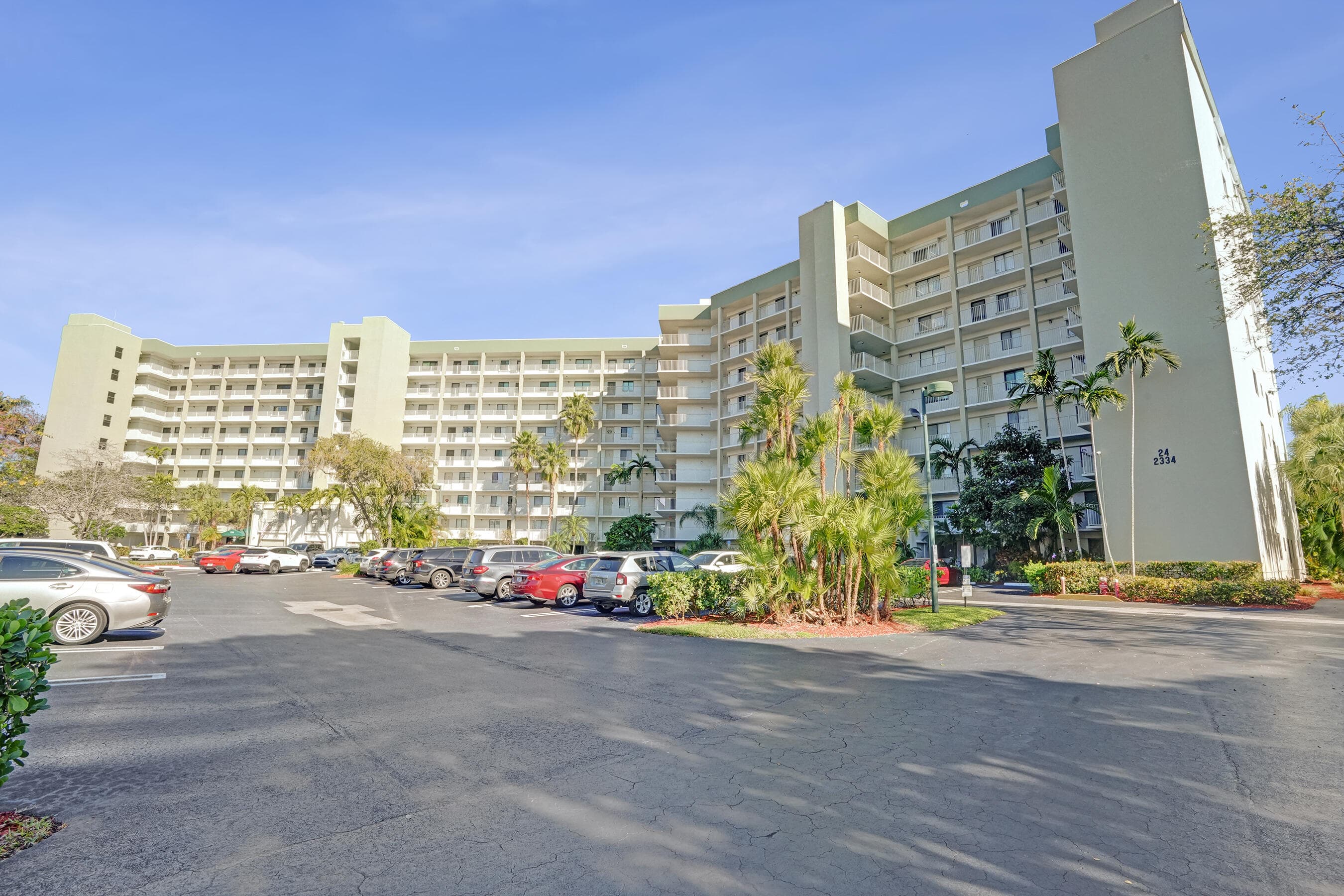 2334 S Cypress Bend Drive 907, Pompano Beach, FL 33069 — photo 1 of 18