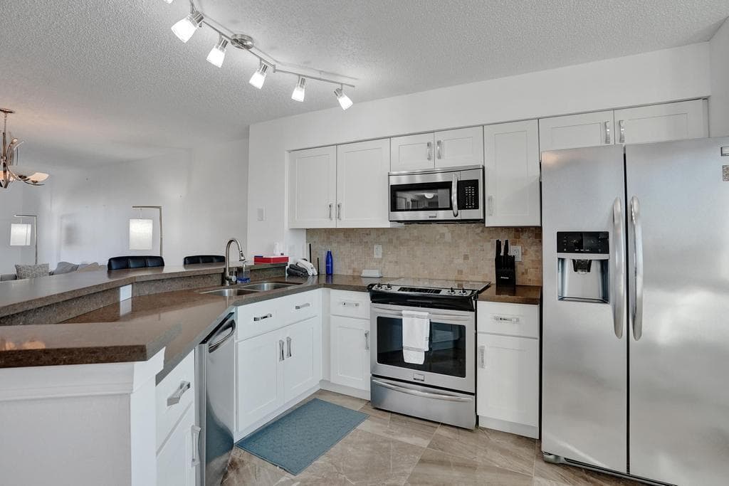 2334 S Cypress Bend Drive 907, Pompano Beach, FL 33069 — photo 11 of 18