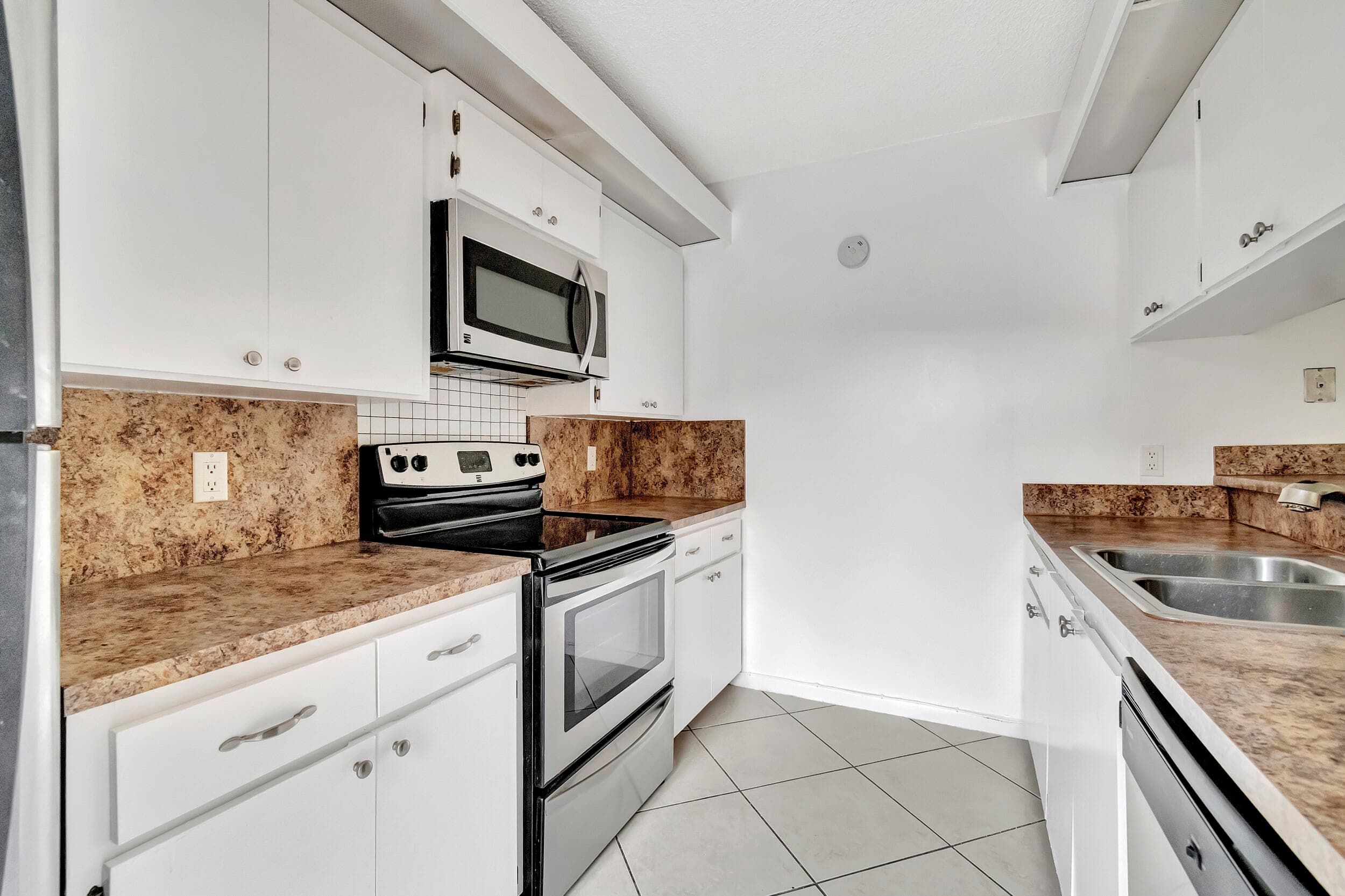 311 3rd Way, West Palm Beach, FL 33407 — photo 4 of 52