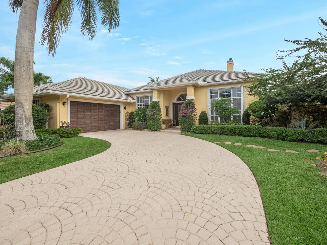 129 Brookhaven Court, Palm Beach Gardens, FL 33418 — photo 3 of 64