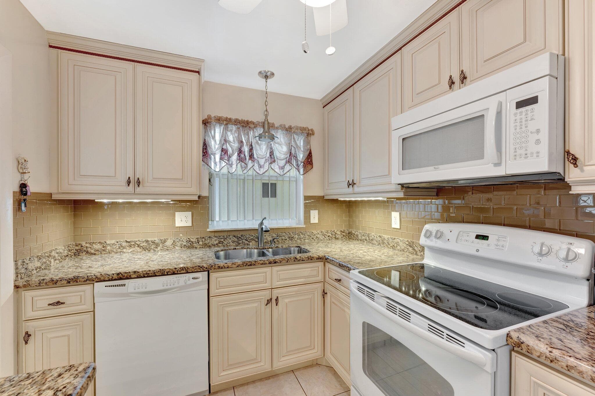 806 SE 7th Street 201, Deerfield Beach, FL 33441 — photo 12 of 23