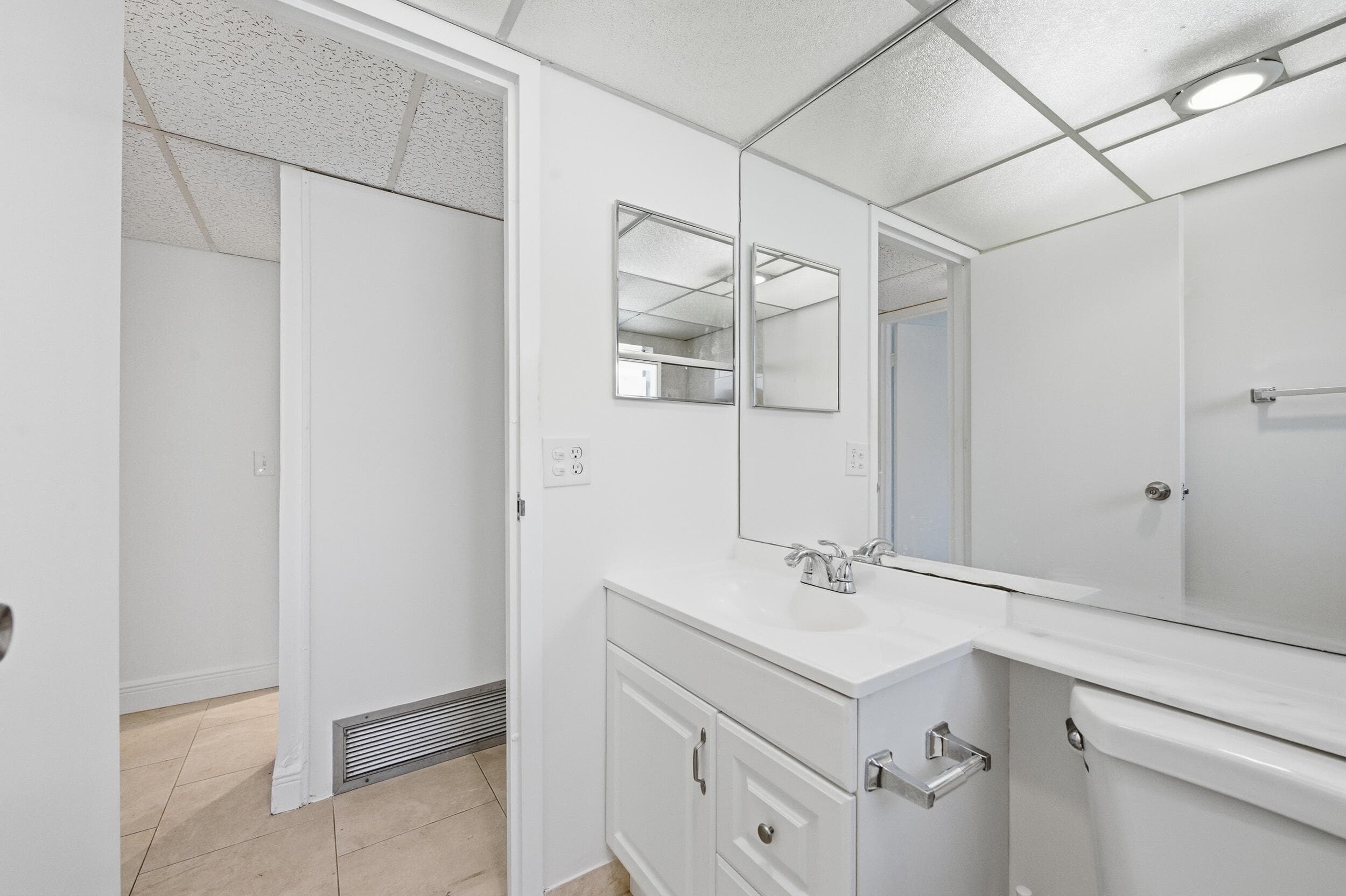 452 Brittany J, Delray Beach, FL 33446 — photo 7 of 50