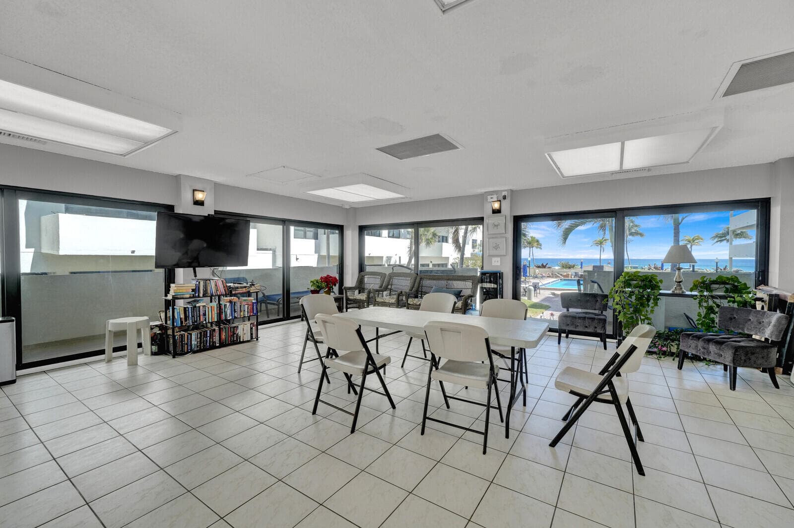 330 SE 20th Avenue 314, Deerfield Beach, FL 33441 — photo 32 of 48