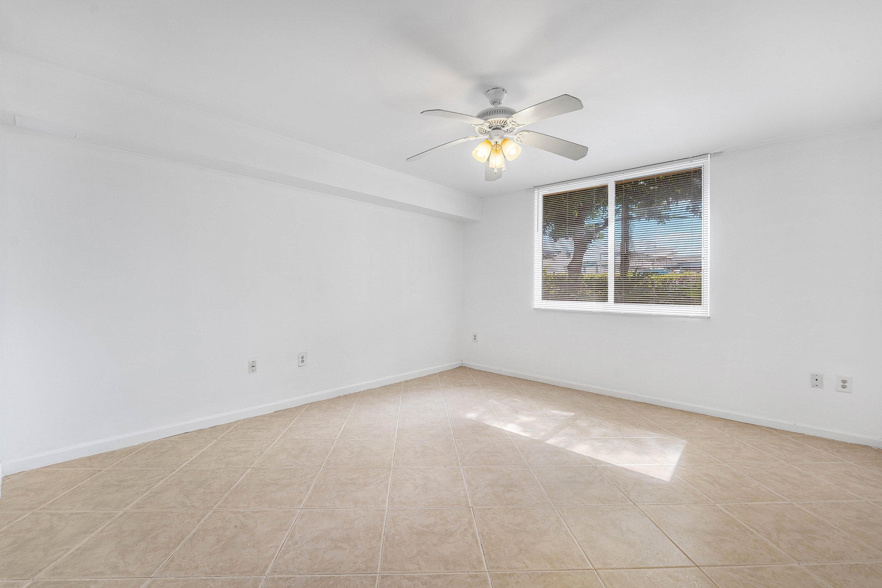 900 Scotia Drive 102, Hypoluxo, FL 33462 — photo 5 of 48