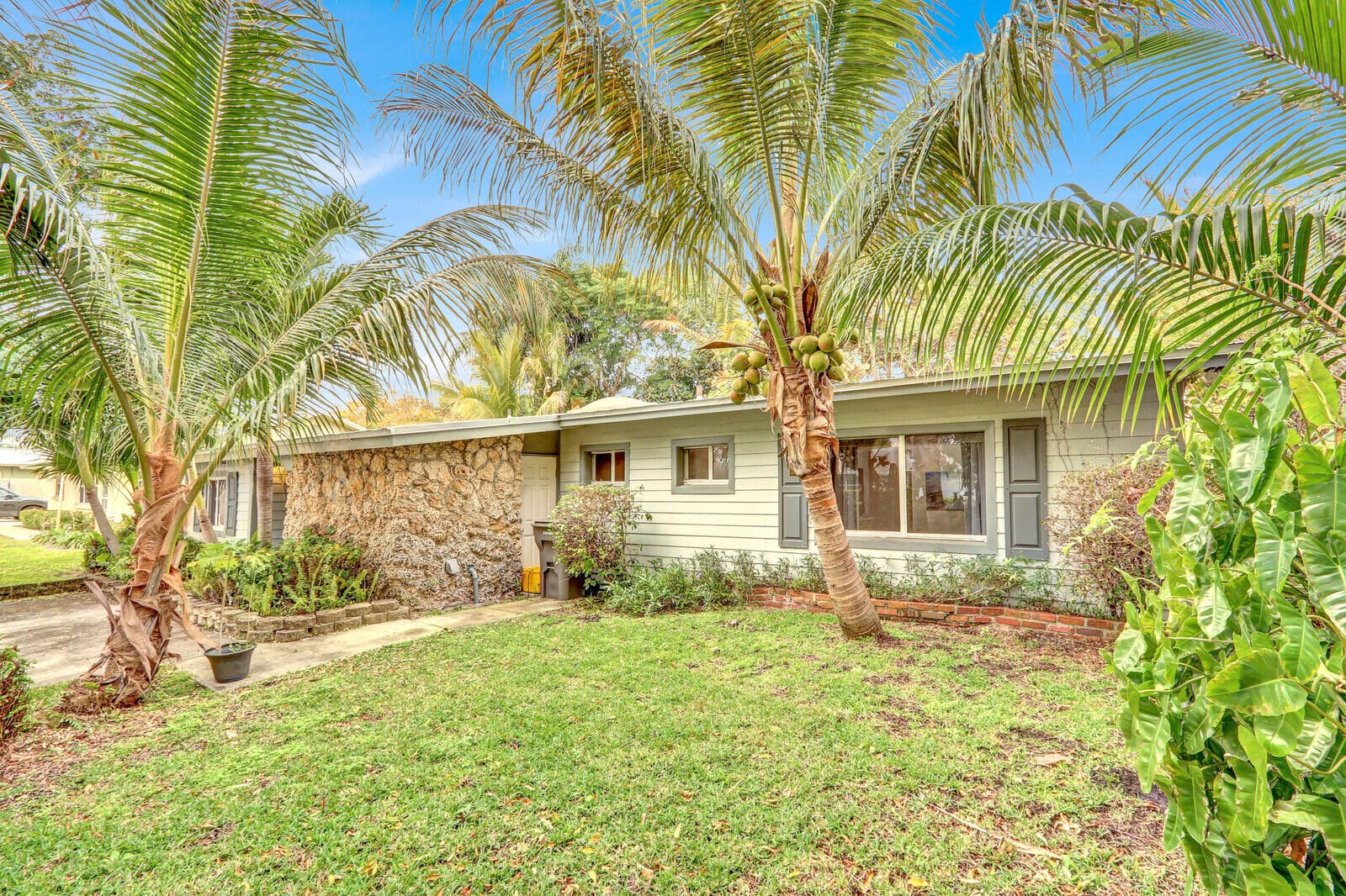 1831 Wheeler Road, North Palm Beach, FL 33408 — photo 3 of 31