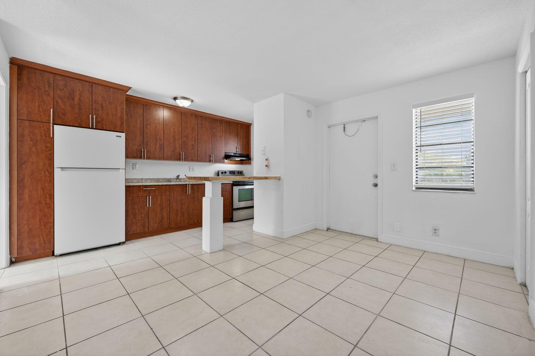 4081 N Dixie Highway 17, Oakland Park, FL 33334 — photo 1 of 16