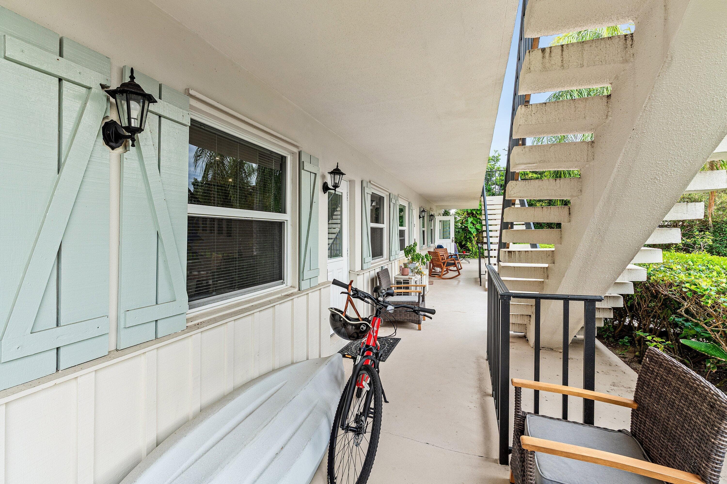 100 Bravado Lane 2, Palm Beach Shores, FL 33404 — photo 4 of 22