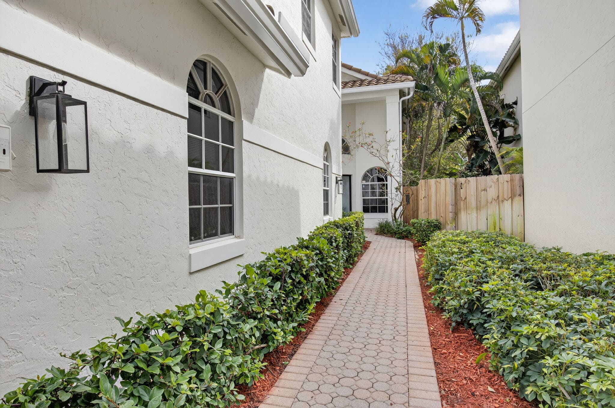 2464 NW 66th Drive, Boca Raton, FL 33496 — photo 4 of 72