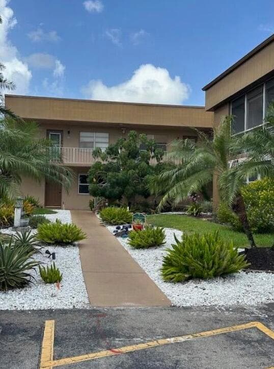 29 Flanders A, Delray Beach, FL 33484 — photo 1 of 22