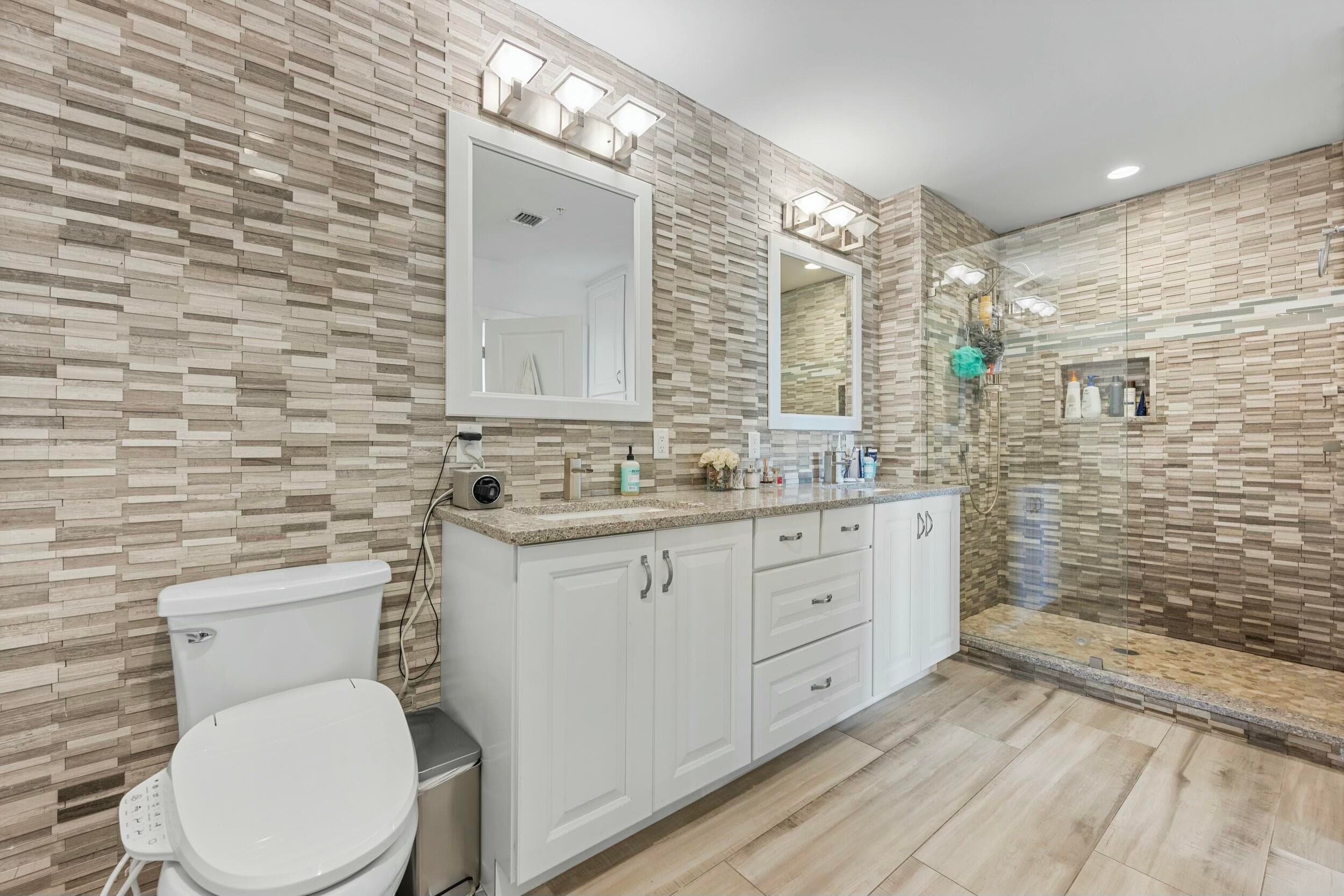 410 Evernia Street 807, West Palm Beach, FL 33401 — photo 10 of 26