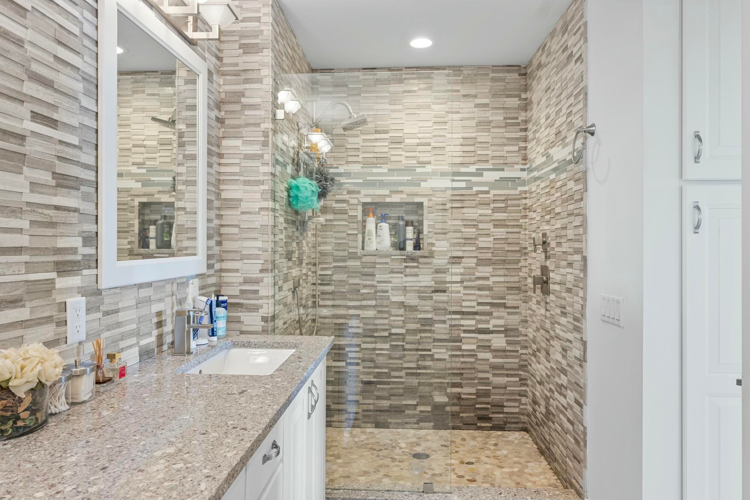 410 Evernia Street 807, West Palm Beach, FL 33401 — photo 14 of 26