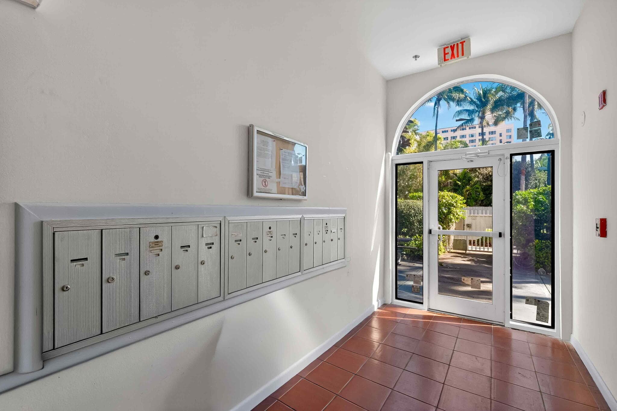 802 Euclid Avenue 104, Miami Beach, FL 33139 — photo 6 of 26
