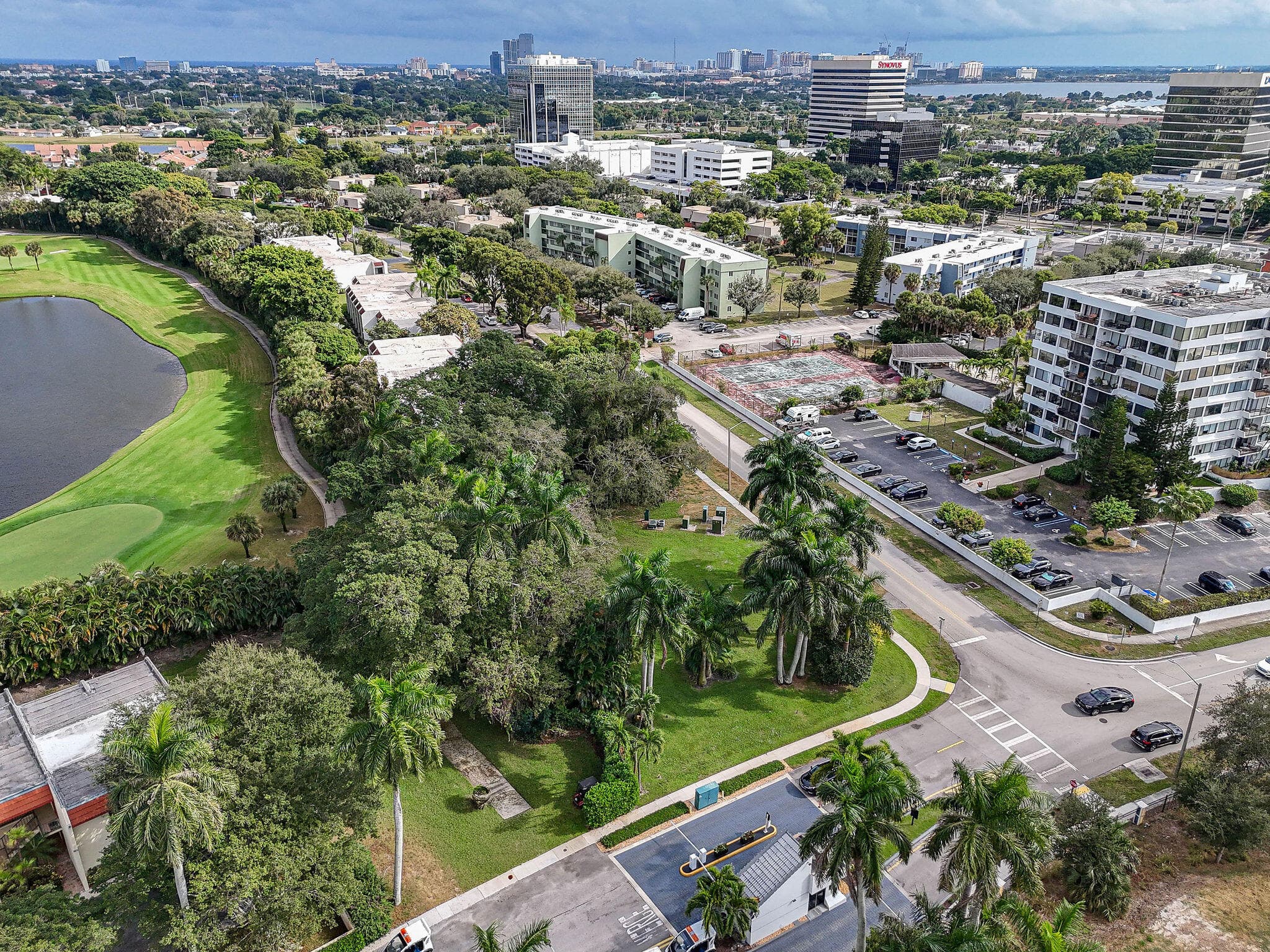 1617 Embassy Drive, West Palm Beach, FL 33401 — photo 4 of 19