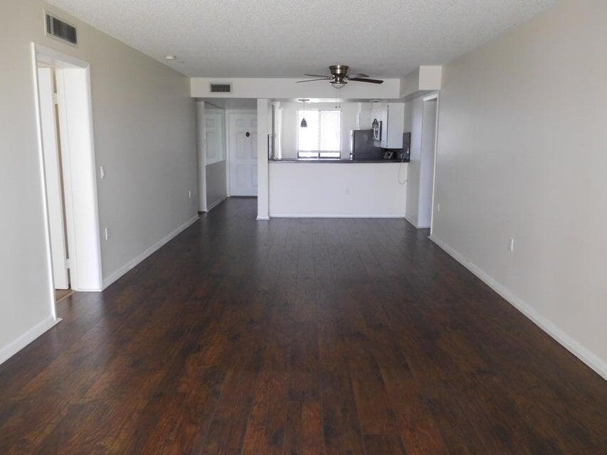 2561 Village Boulevard 306, West Palm Beach, FL 33409 — photo 4 of 11