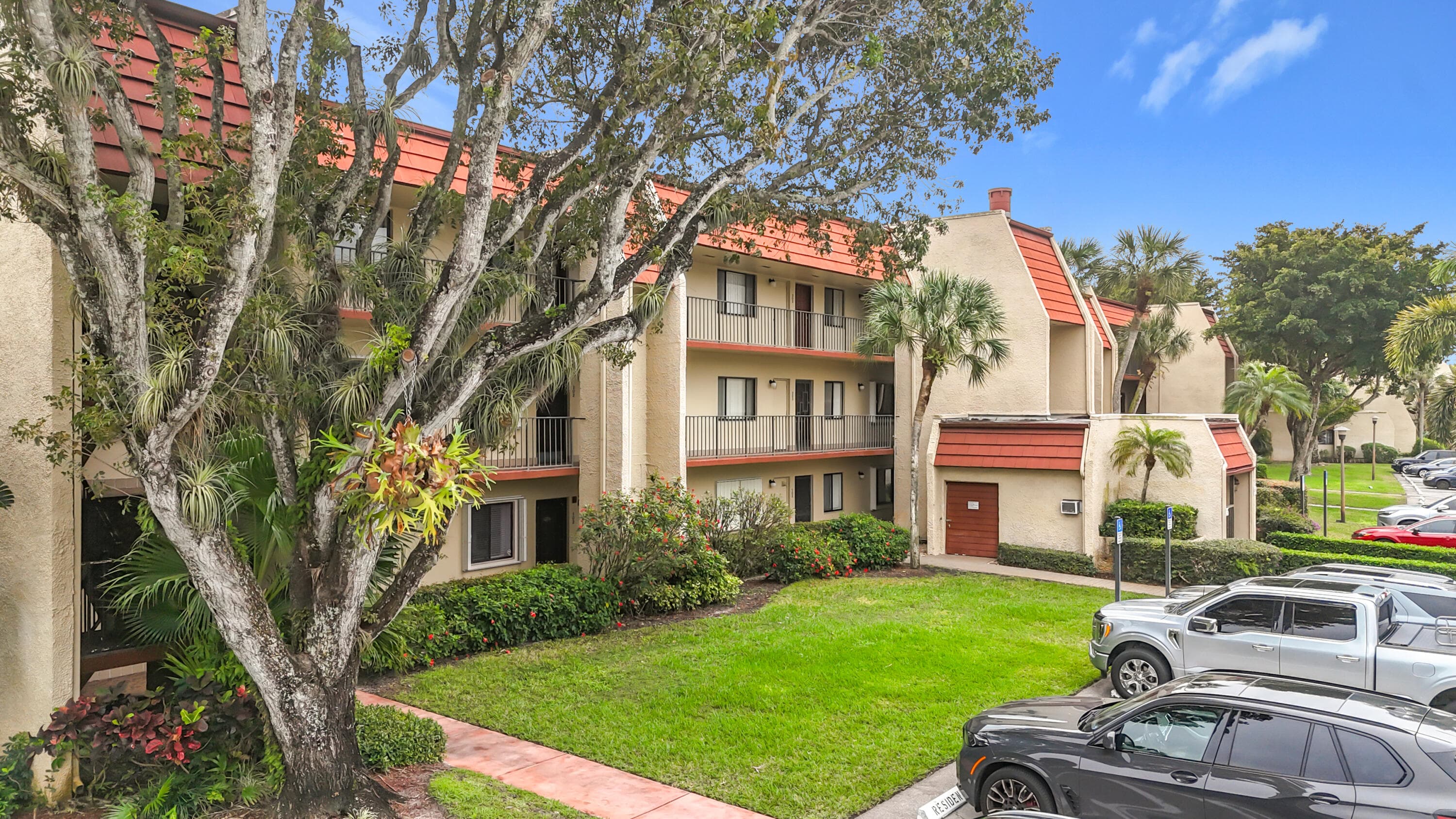 4545 Luxemburg Court 103, Lake Worth, FL 33467 — photo 4 of 39