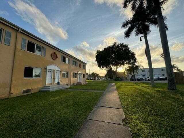 206 NW 84th Street 206, Miami, FL 33150 — photo 1 of 20