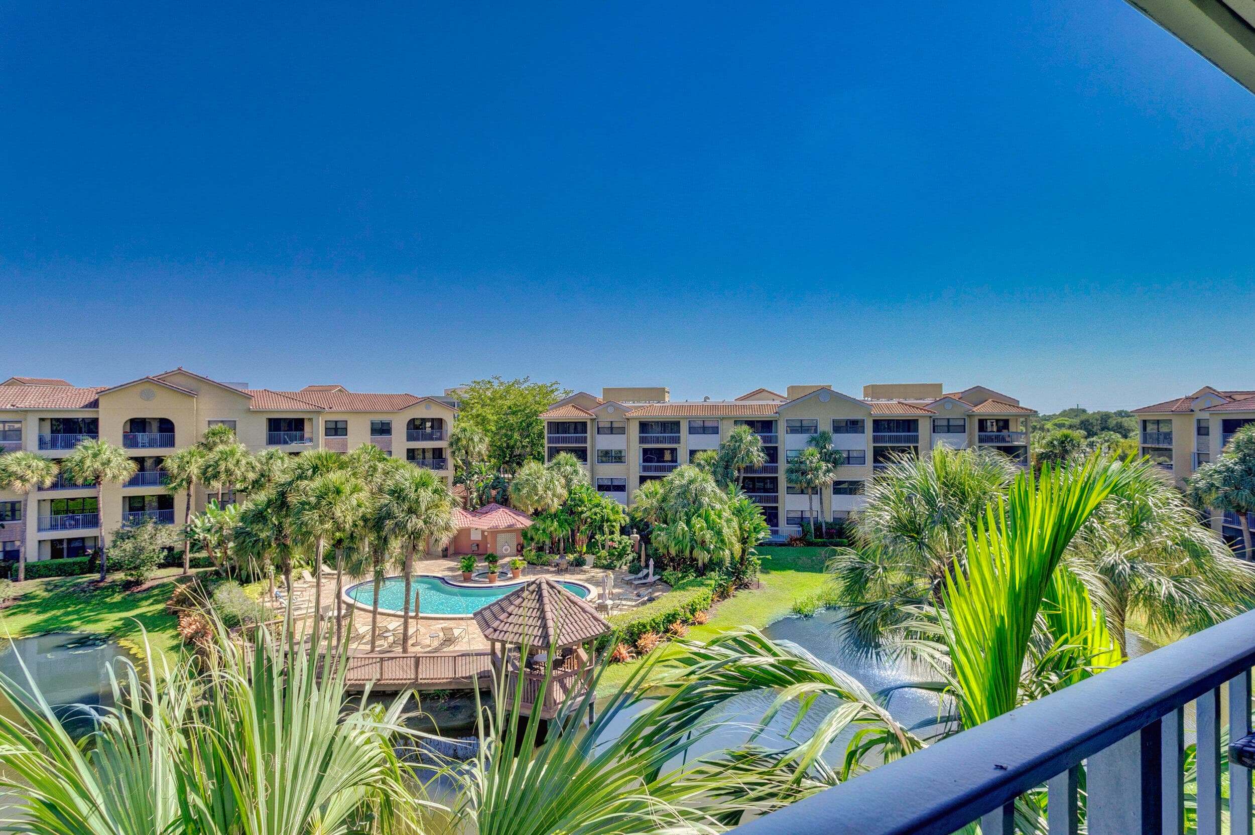 500 Uno Lago Drive 402, Juno Beach, FL 33408 — photo 3 of 36