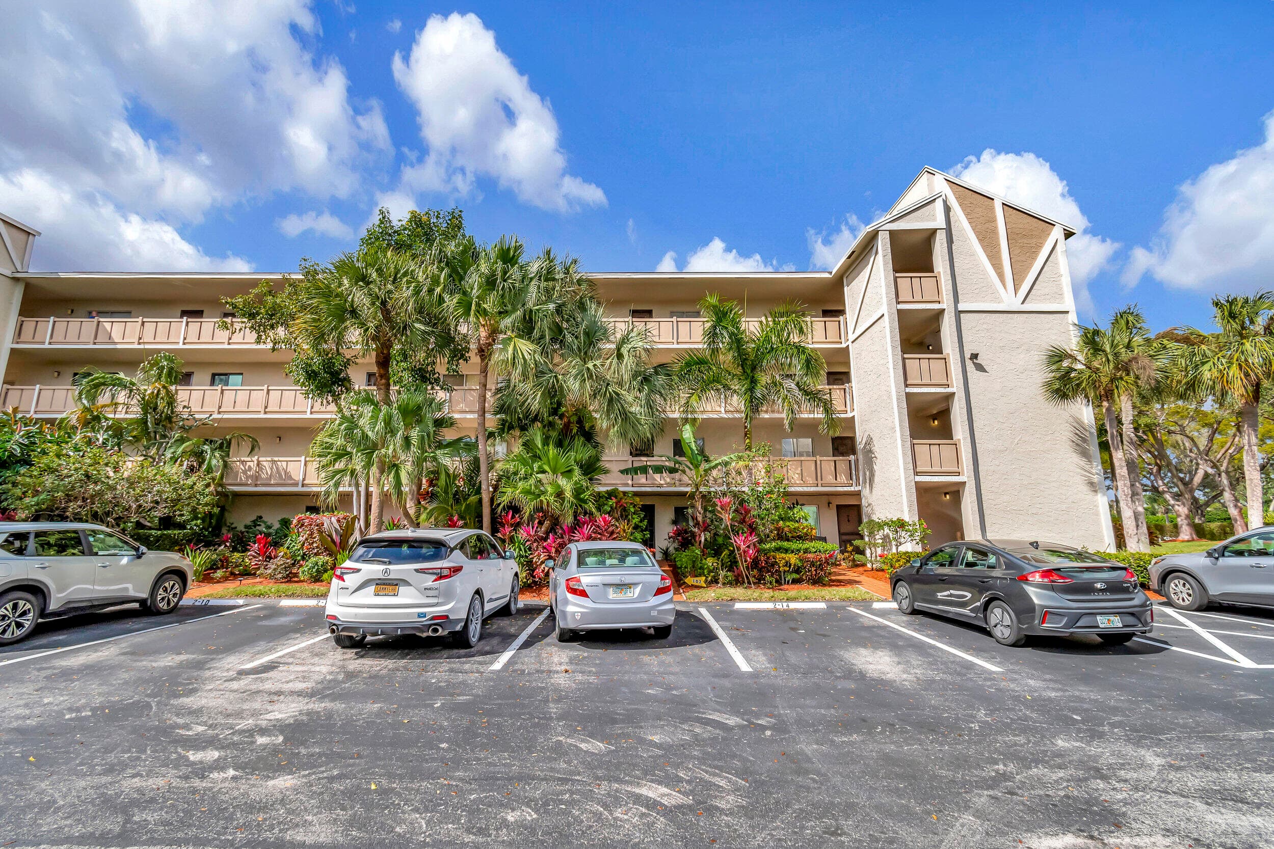 6585 Kensington Lane 307, Delray Beach, FL 33446 — photo 1 of 52