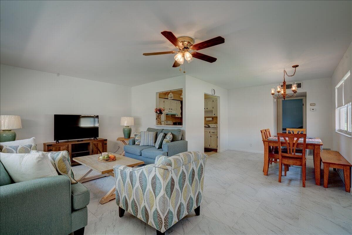 222 Saxony E 222, Delray Beach, FL 33446 — photo 6 of 17