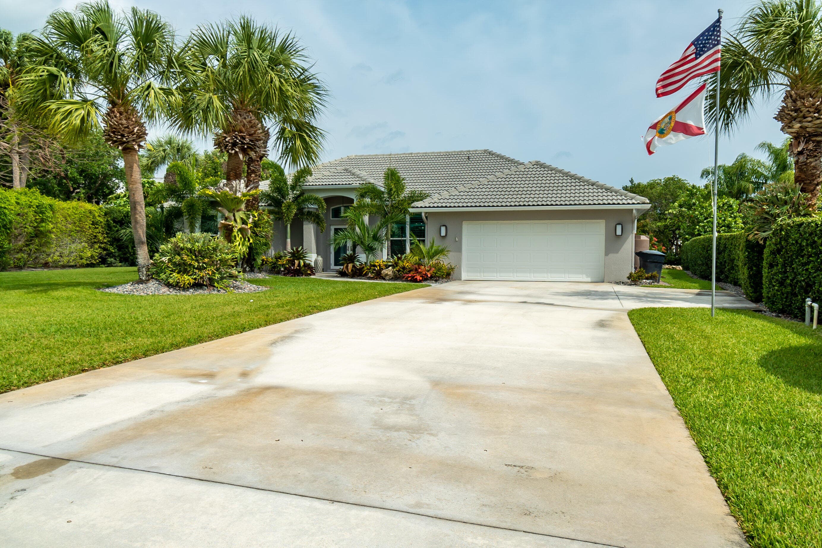 1714 Coconut Drive, Fort Pierce, FL 34949 — photo