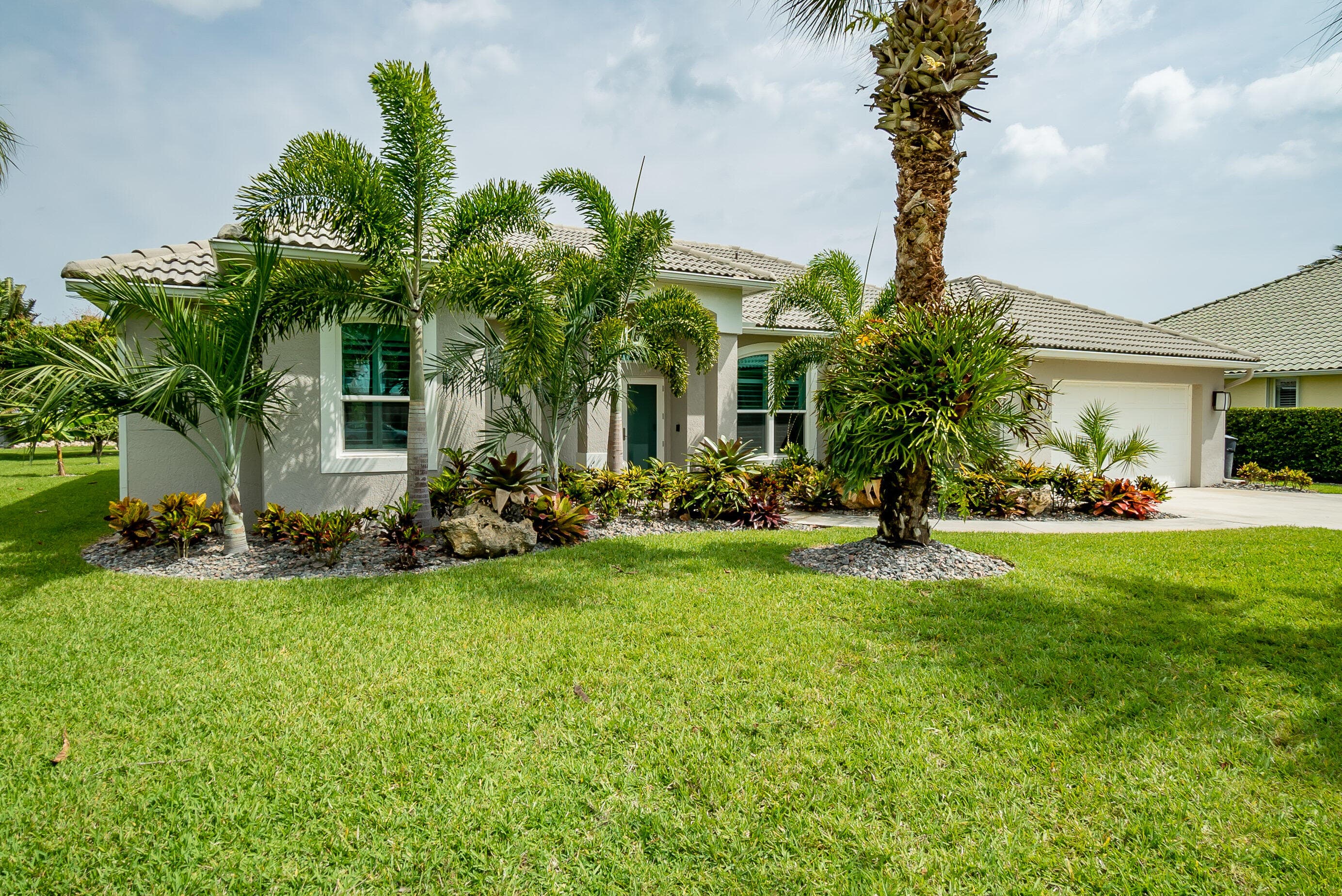 1714 Coconut Drive, Fort Pierce, FL 34949 — photo 2 of 45