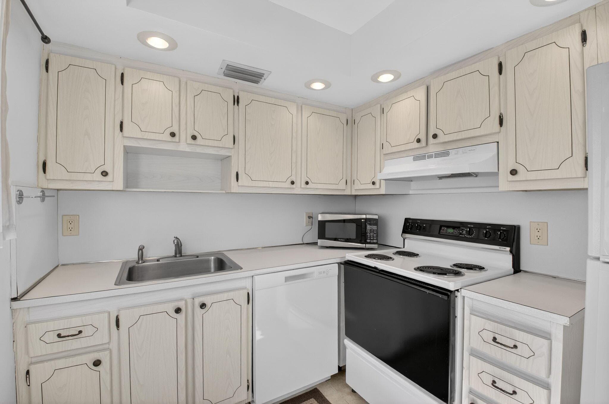152 Tuscany C, Delray Beach, FL 33446 — photo 5 of 25