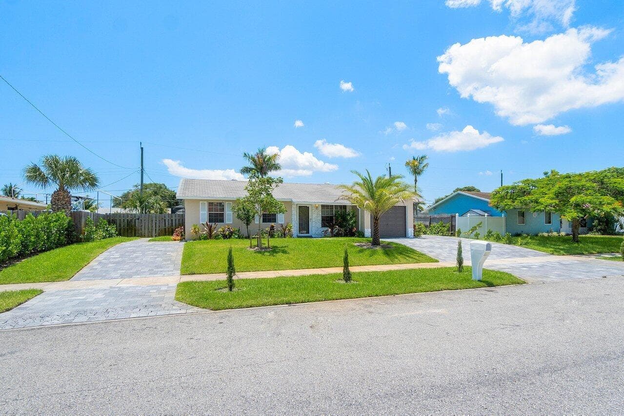 1837 16th Avenue N, Lake Worth Beach, FL 33460 — photo 1 of 43