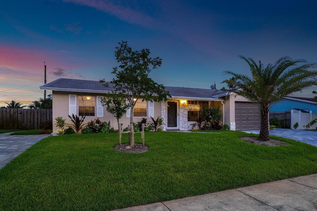 1837 16th Avenue N, Lake Worth Beach, FL 33460 — photo 33 of 43