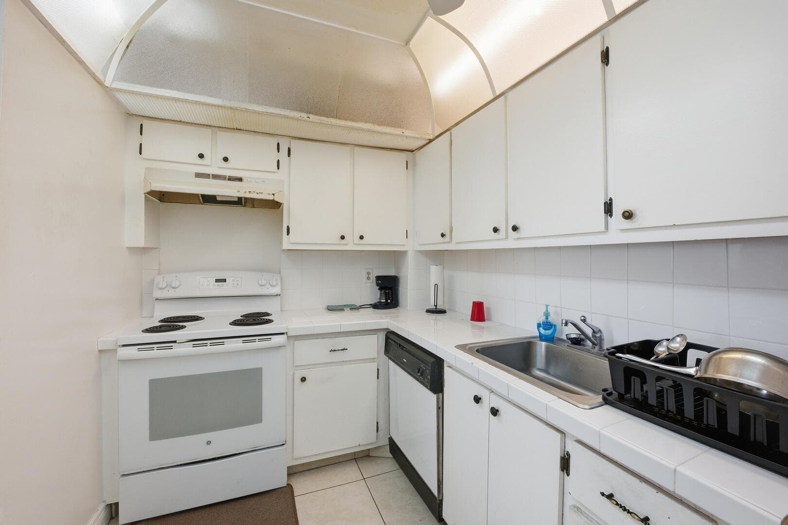 401 Golden Isles Drive 1009, Hallandale Beach, FL 33009 — photo 14 of 46