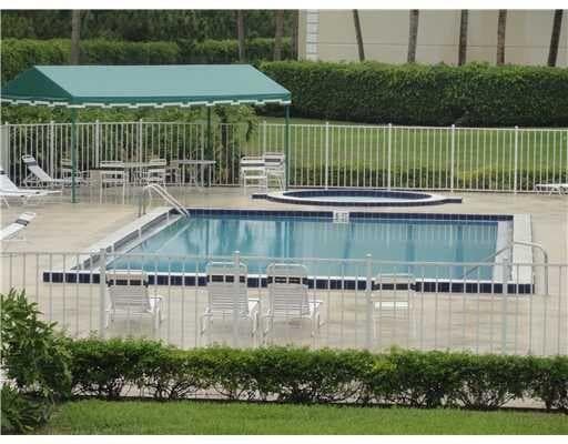 3525 Village Boulevard 406, West Palm Beach, FL 33409 — photo 10 of 13