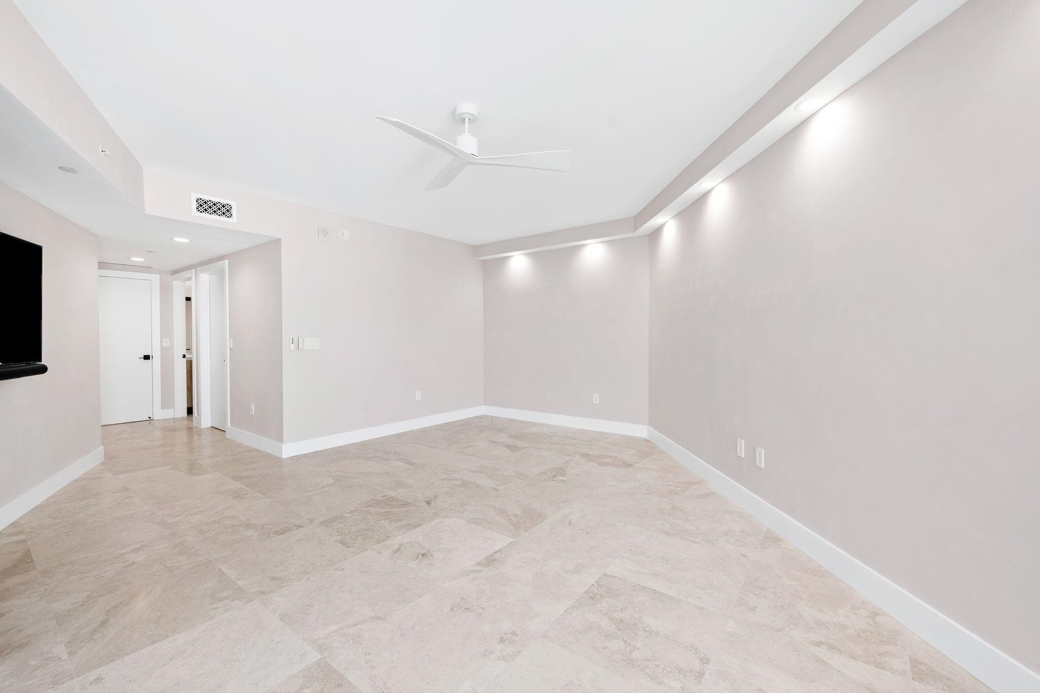 3101 S Ocean Drive 1807, Hollywood, FL 33019 — photo 15 of 39