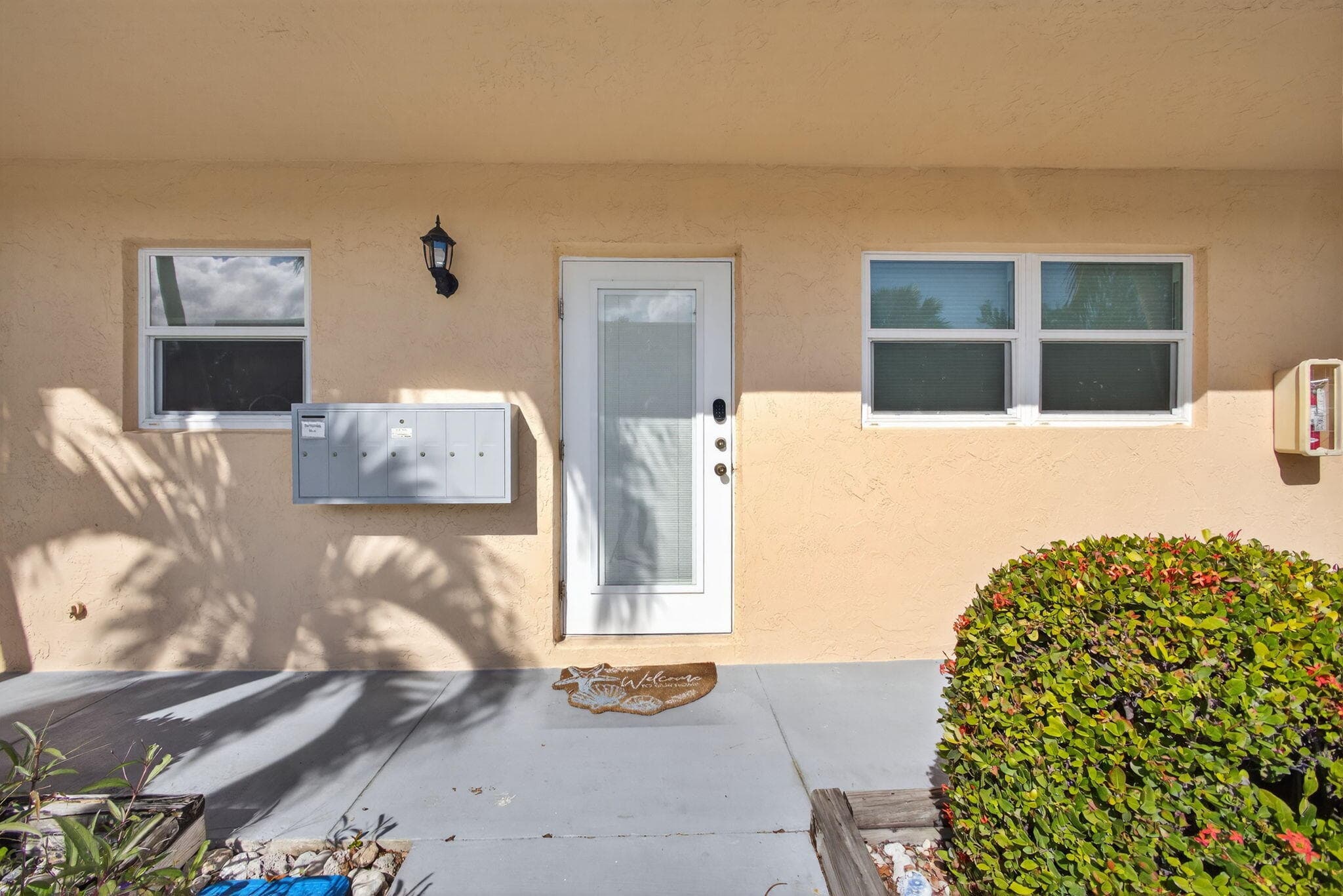 2950 SE Ocean Blvd Boulevard, Stuart, FL 34996 — photo 3 of 31