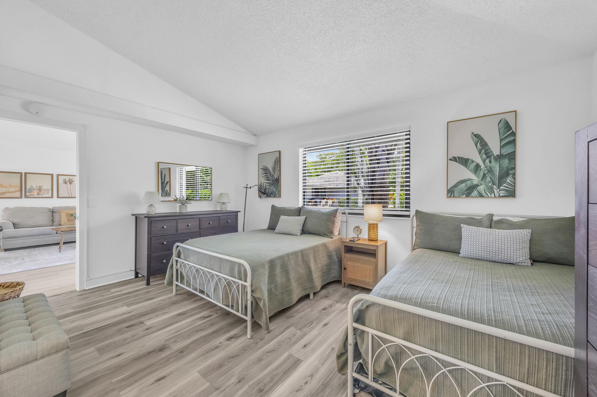836 Club Drive, Palm Beach Gardens, FL 33418 — photo 28 of 36