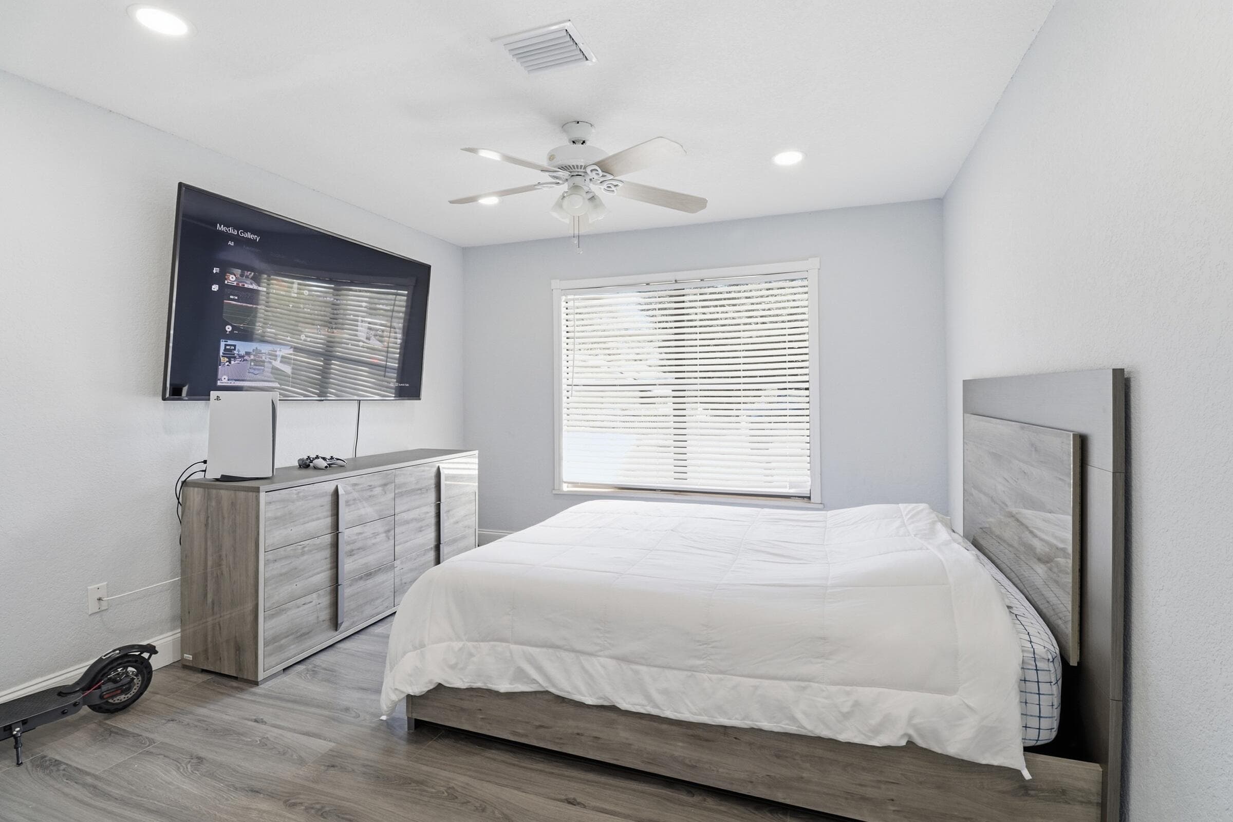 695 Dixie Lane, West Palm Beach, FL 33415 — photo 16 of 24