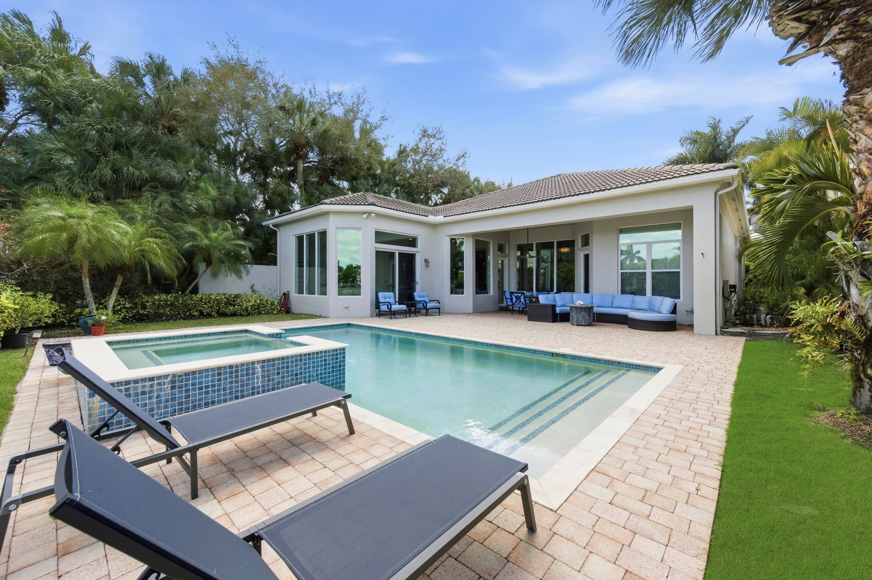 102 Tranquilla Drive, Palm Beach Gardens, FL 33418 — photo 9 of 33