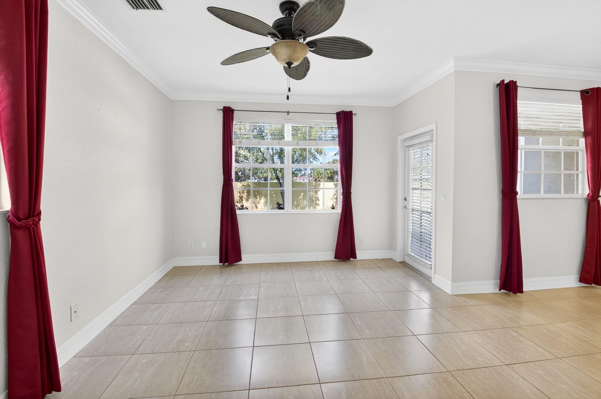 21 Largo Way, Boynton Beach, FL 33426 — photo 3 of 26