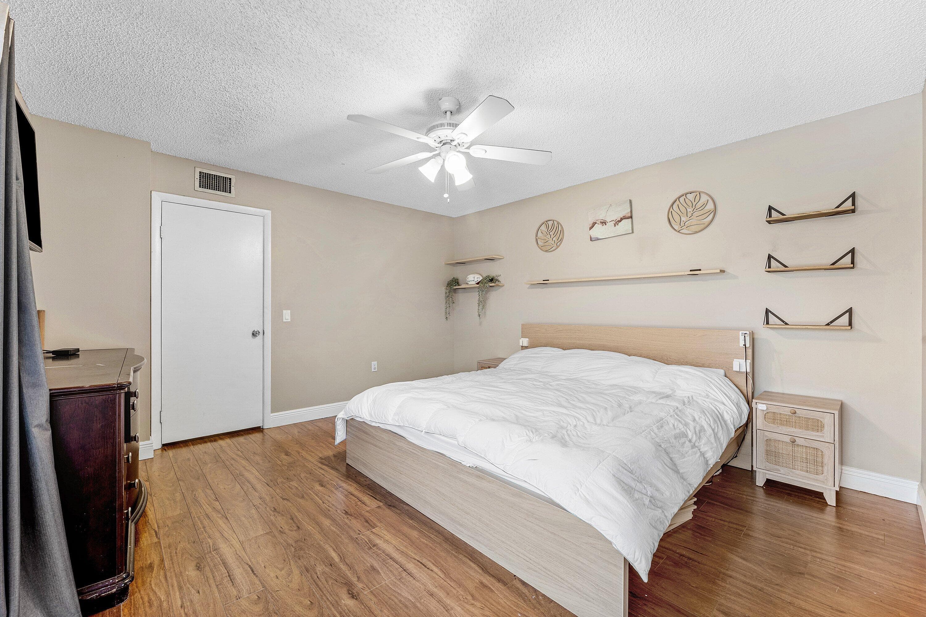 4124 41st Way, West Palm Beach, FL 33407 — photo 13 of 34