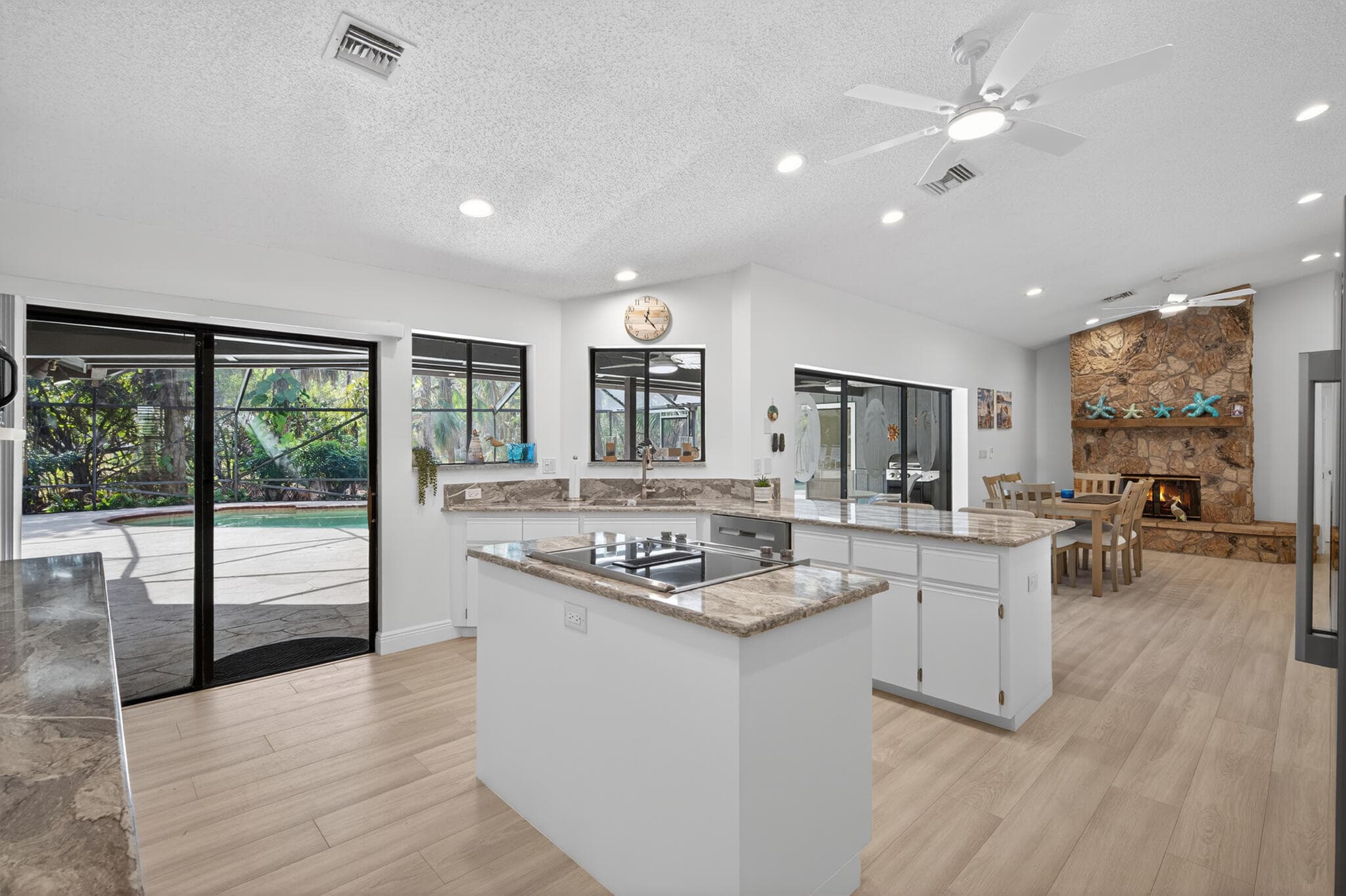 8166 N 155th Place, Palm Beach Gardens, FL 33418 — photo 1 of 20