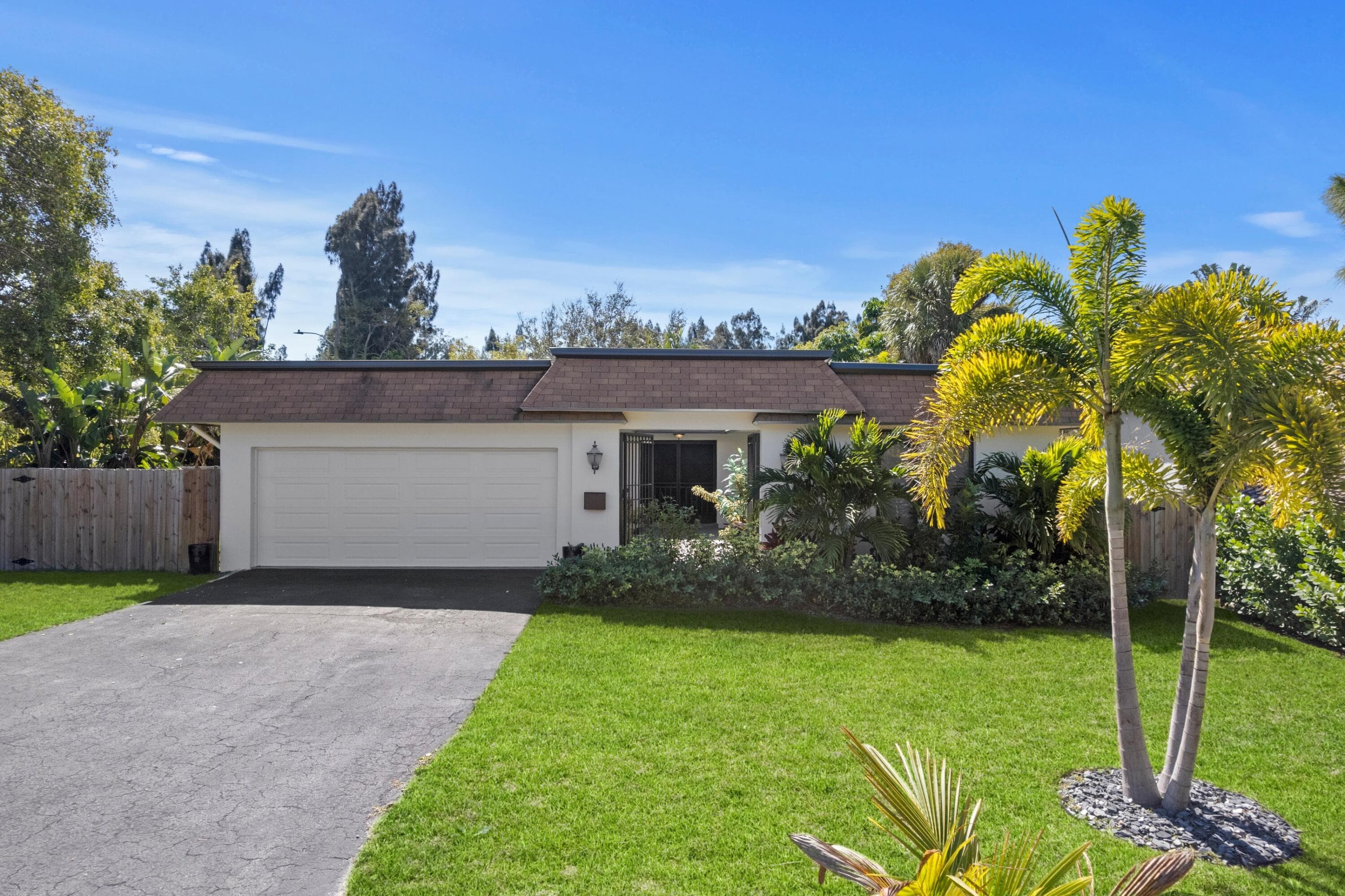 486 NW 1st Street, Boca Raton, FL 33432 — photo 1 of 48