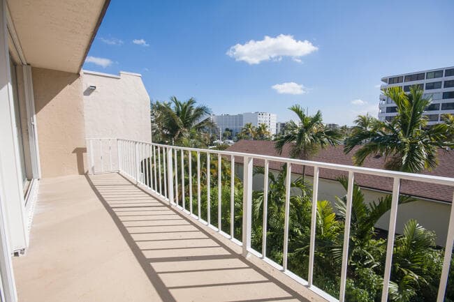 3575 S Ocean Boulevard 408, South Palm Beach, FL 33480 — photo 18 of 30