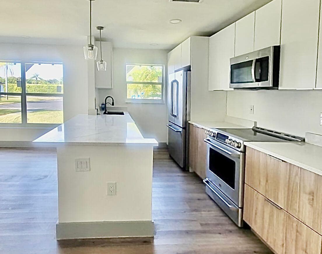 892 High Point Boulevard N C, Delray Beach, FL 33445 — photo 1 of 6