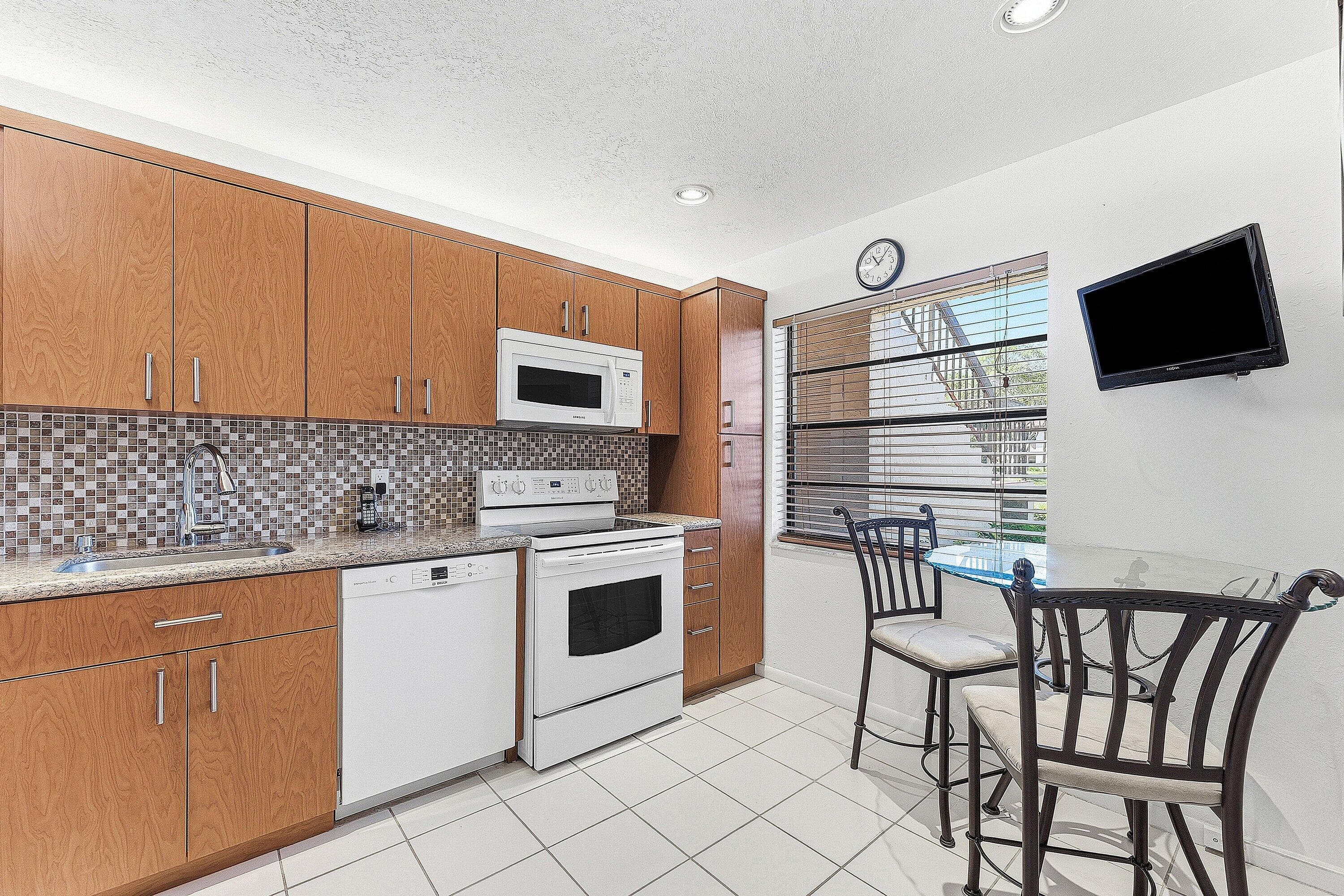 9283 Vista Del Lago G, Boca Raton, FL 33428 — photo 4 of 31