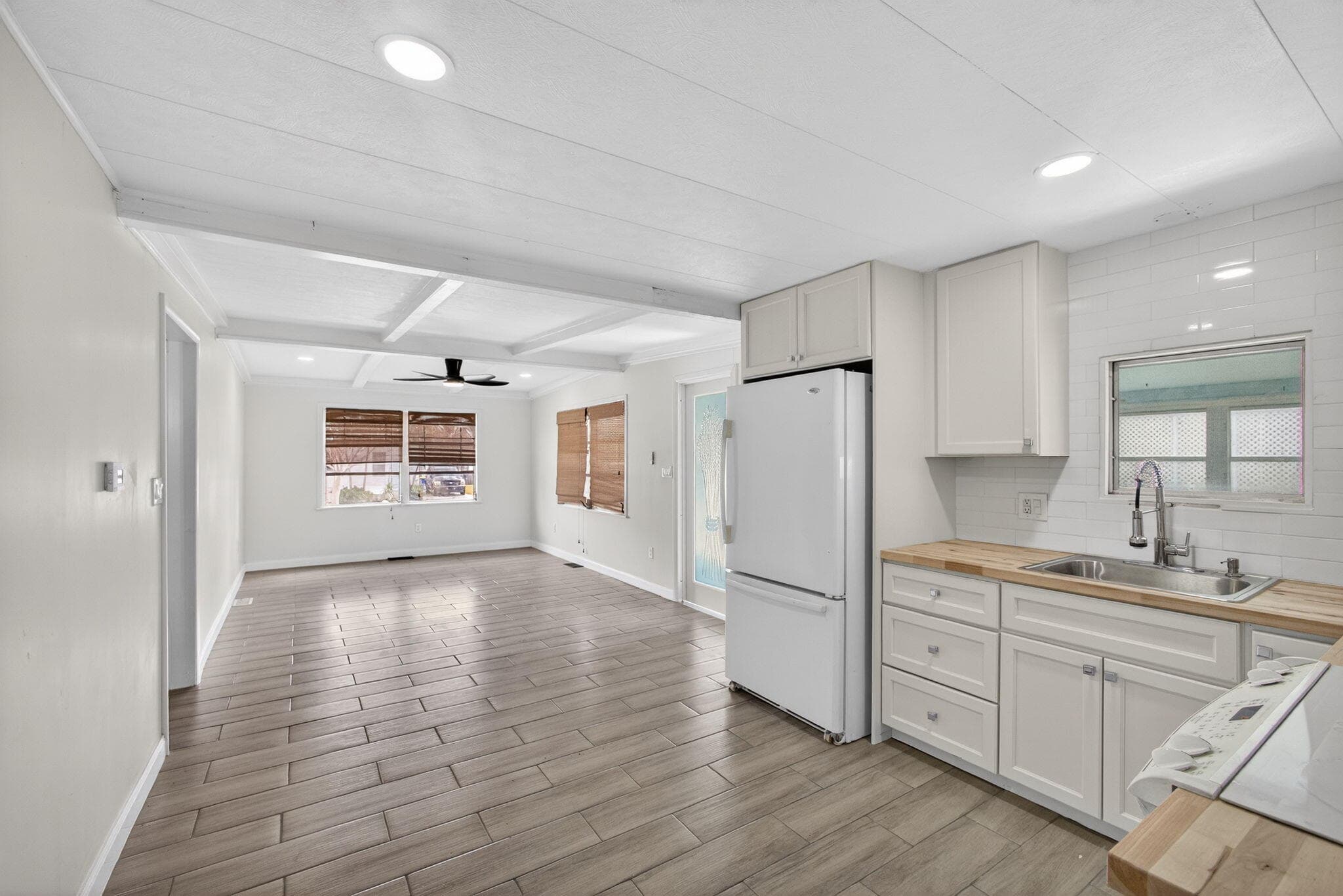 8420 SE Eagle Avenue, Hobe Sound, FL 33455 — photo 12 of 56