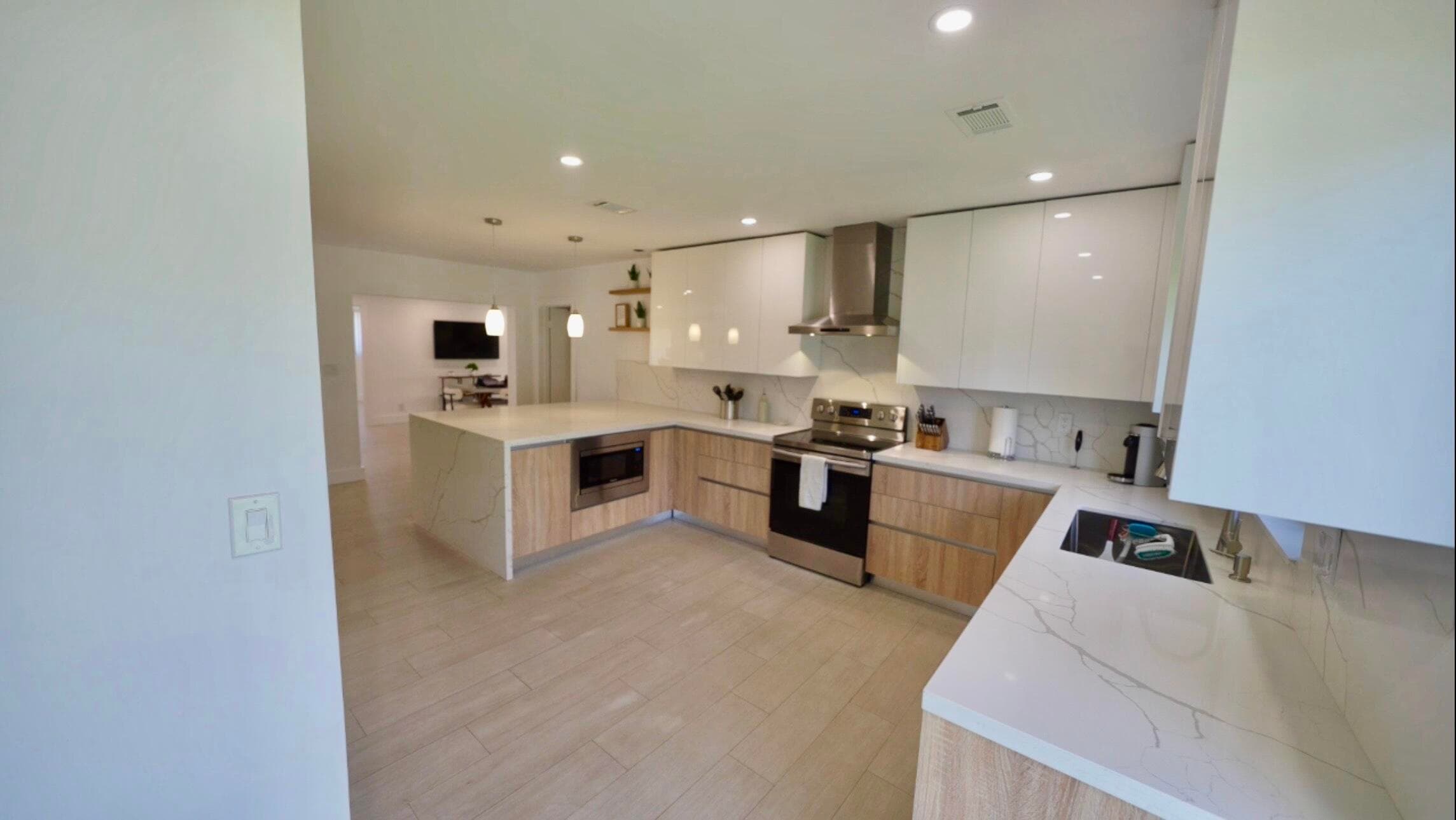871 NE 27th Avenue, Pompano Beach, FL 33062 — photo 4 of 24