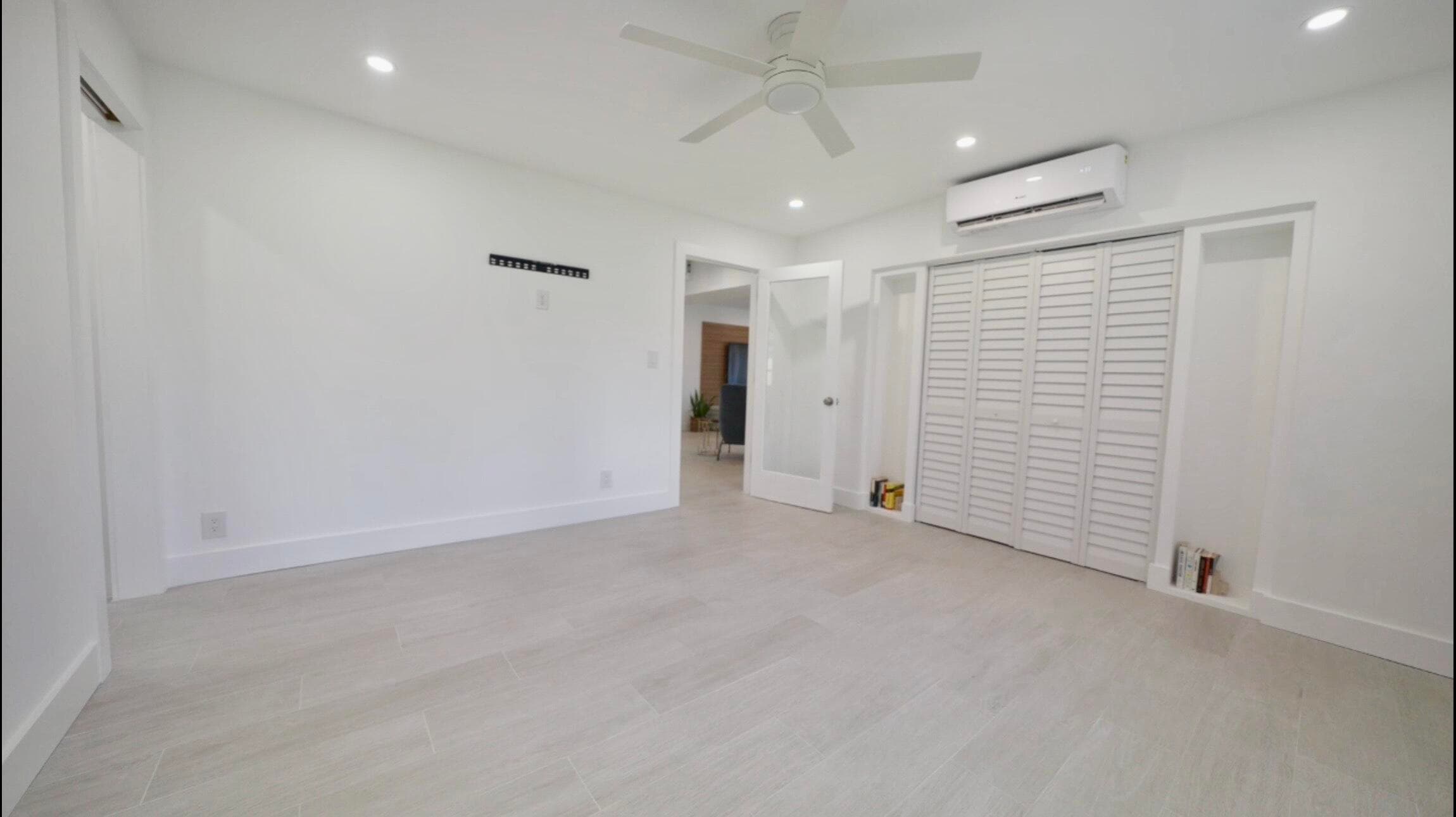 871 NE 27th Avenue, Pompano Beach, FL 33062 — photo 8 of 24