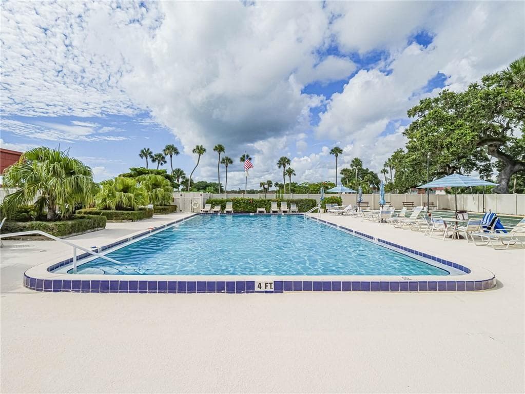 106 Spring Lake Court 201, Vero Beach, FL 32962 — photo 2 of 24