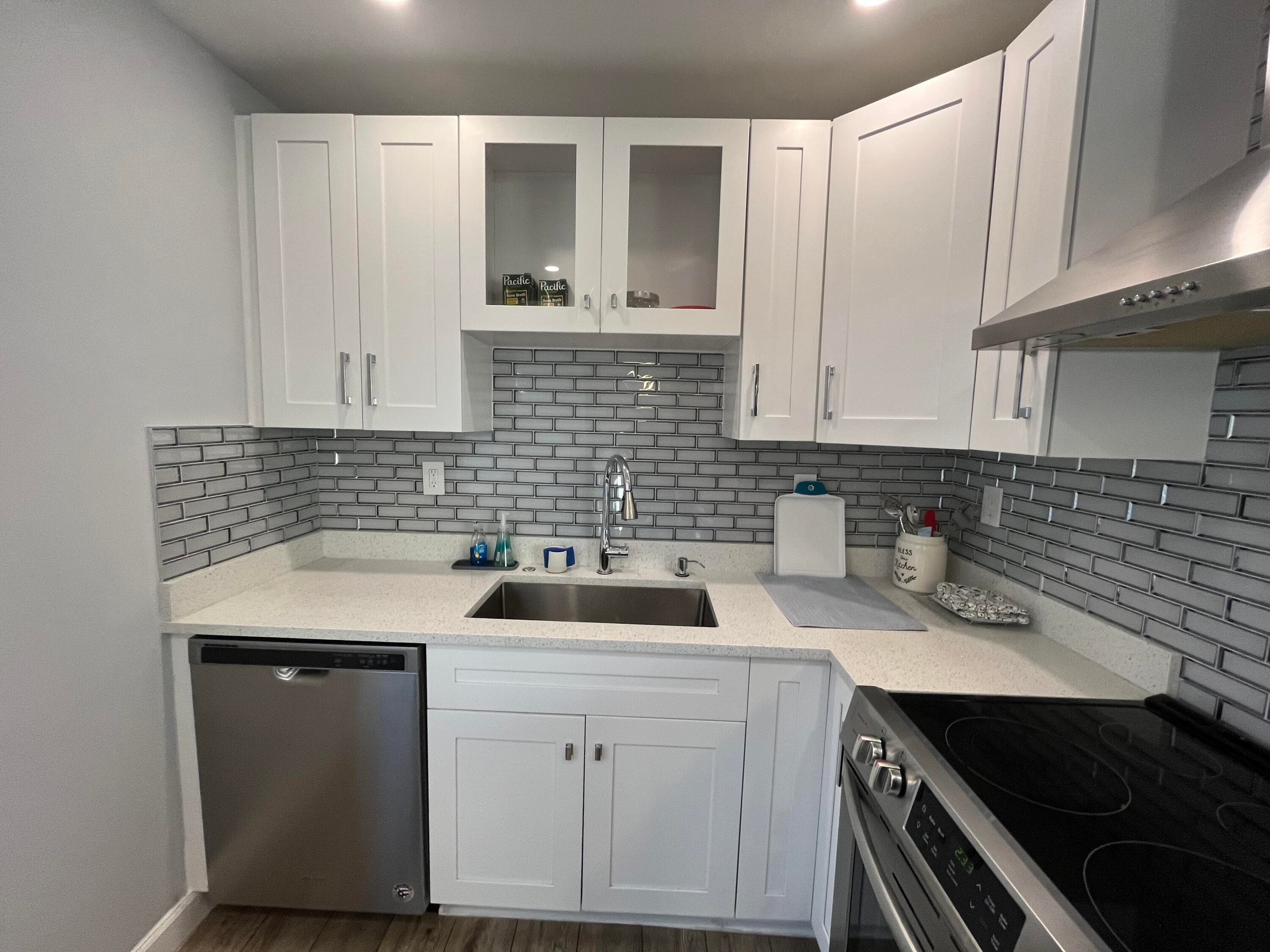812 Burgundy Q, Delray Beach, FL 33484 — photo 1 of 13