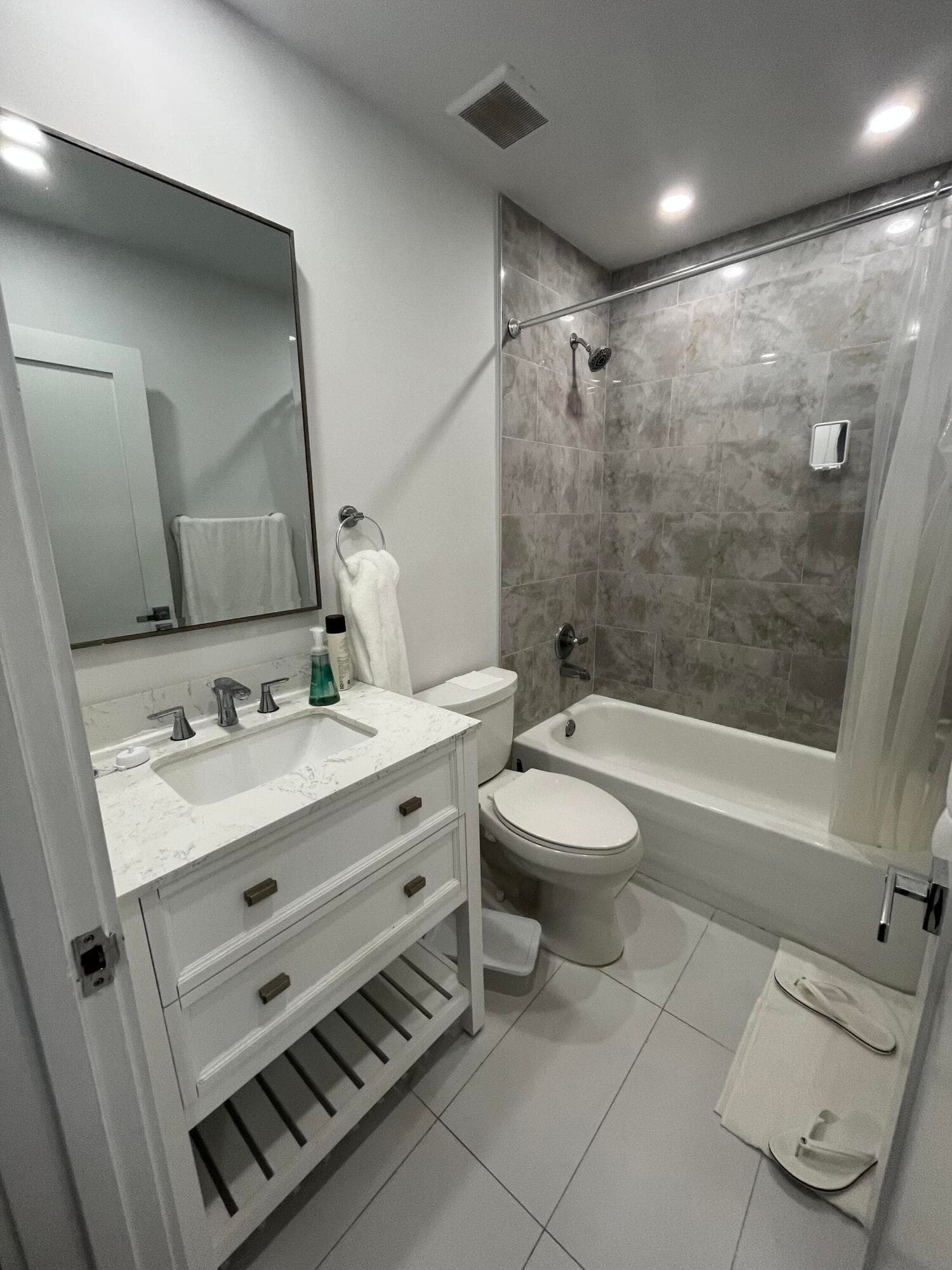 812 Burgundy Q, Delray Beach, FL 33484 — photo 8 of 13