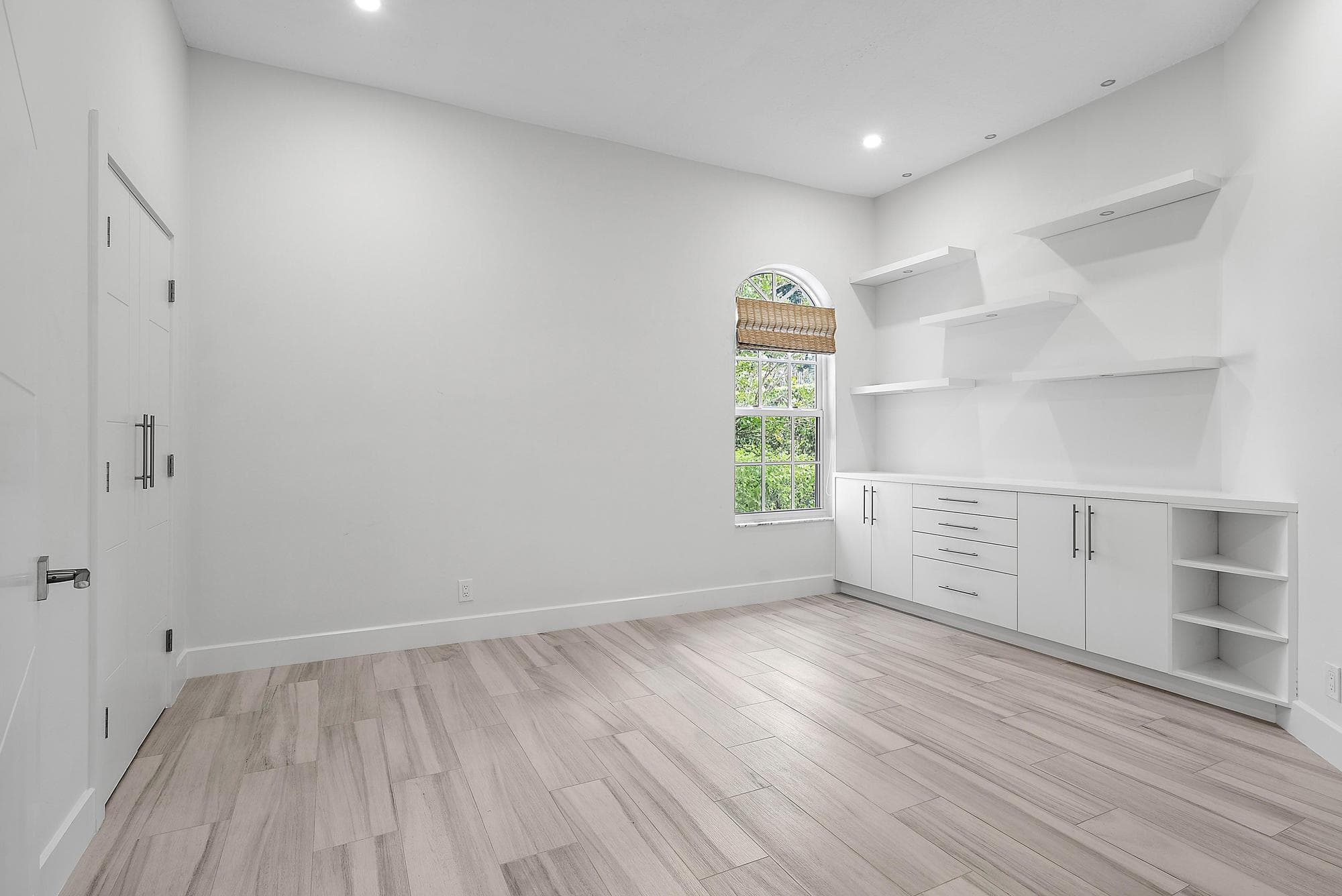 8110 Sandpiper Way, West Palm Beach, FL 33412 — photo 15 of 68