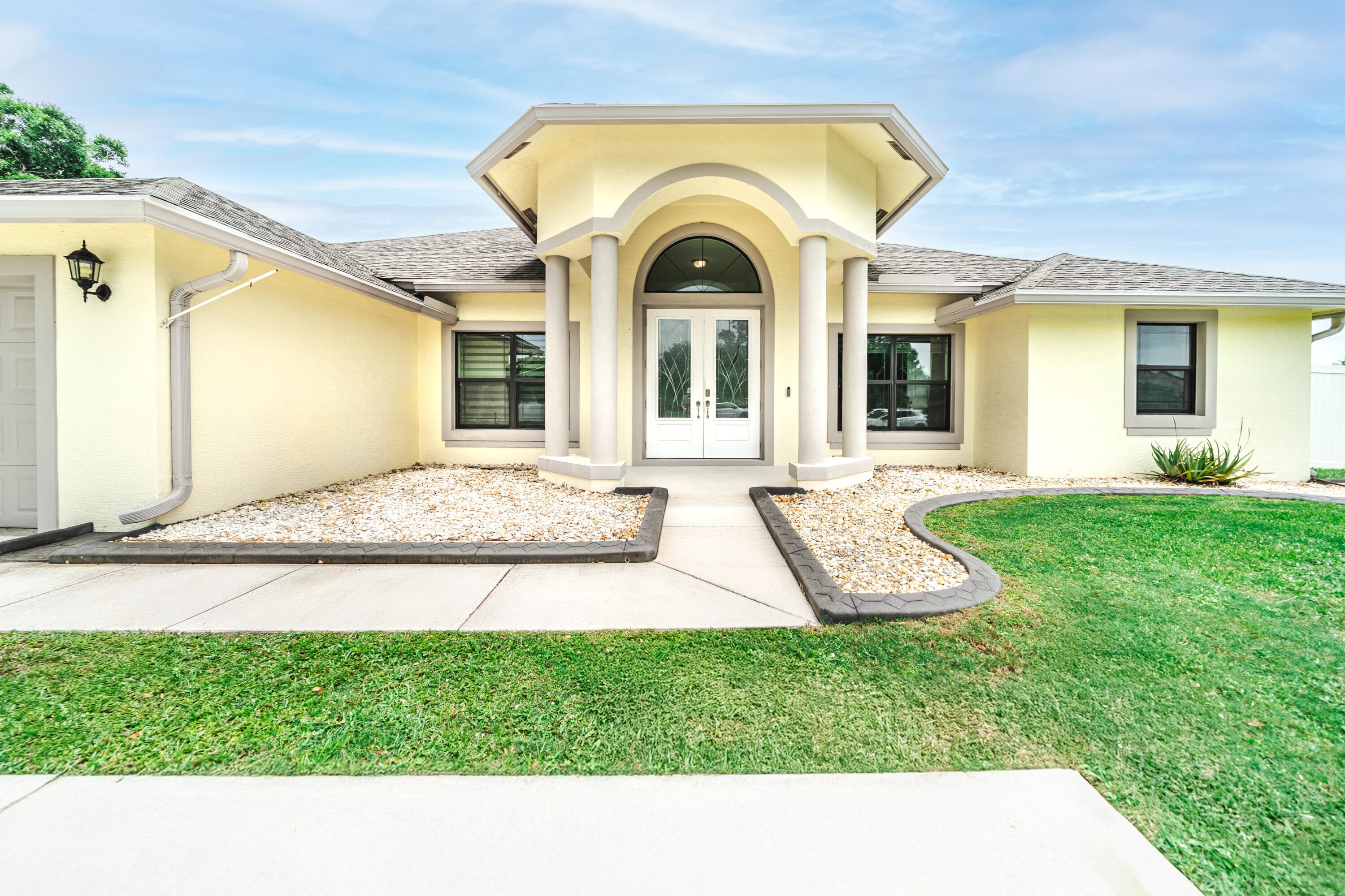 1601 SW California Boulevard, Port St. Lucie, FL 34953 — photo 3 of 42